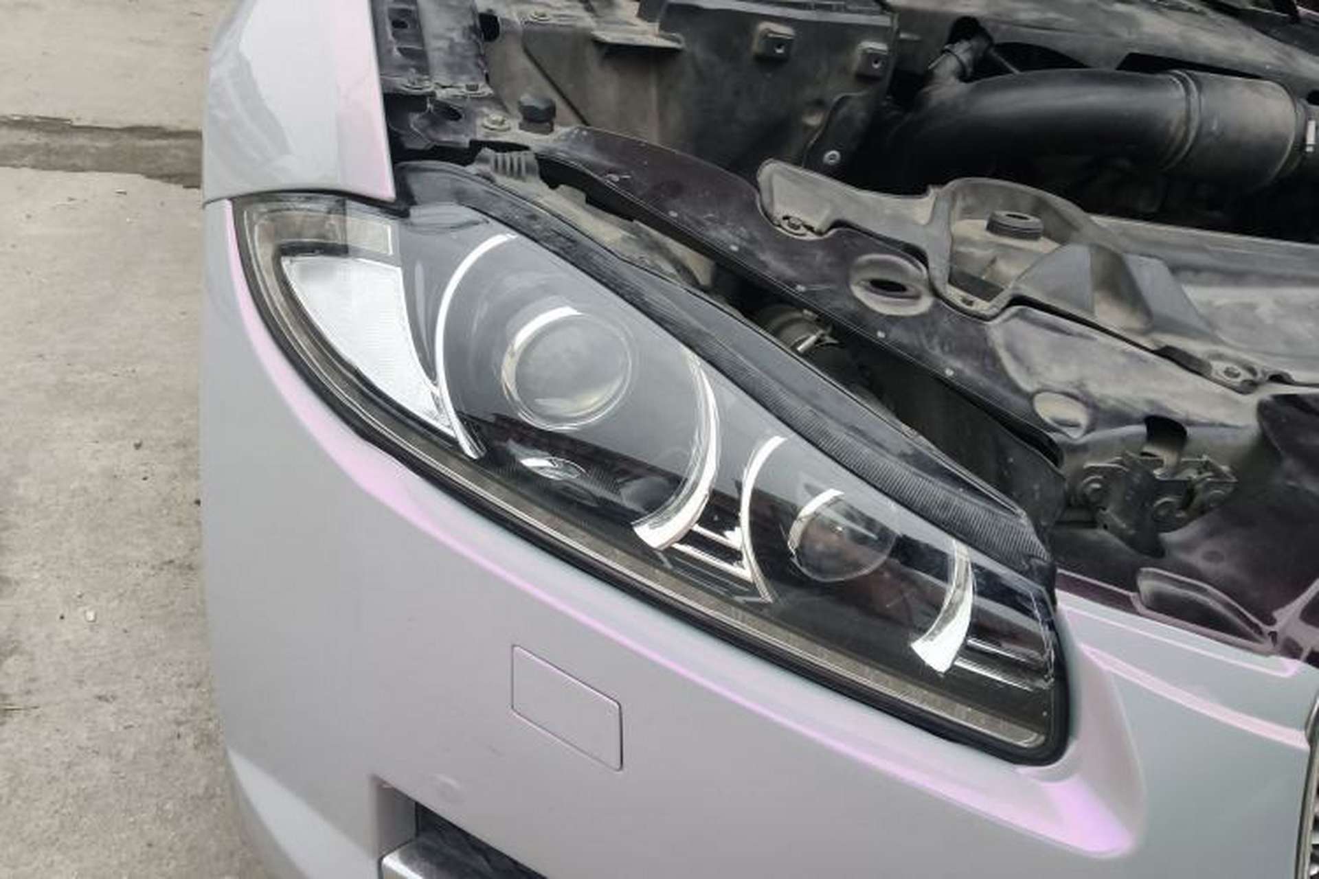 Used Jaguar XF 2015 XF 2.0T Sportbrake Luxury Edition Right Front Headlight