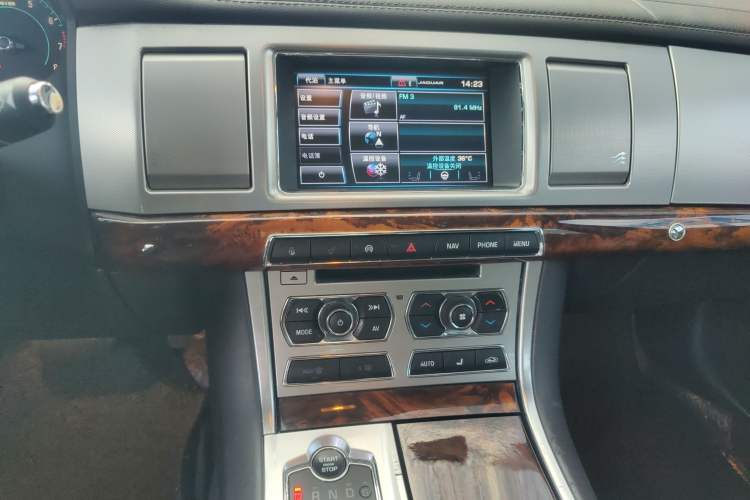 Used Jaguar XF 2015 XF 2.0T Luxury Edition Audio And AC Panel
