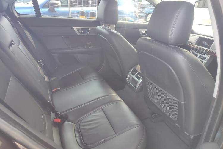 Used Jaguar XF 2015 XF 2.0T Luxury Edition Right Rear Seat