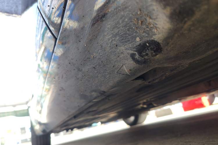 Used Jaguar XF 2015 XF 2.0T Luxury Edition Right Side Sill