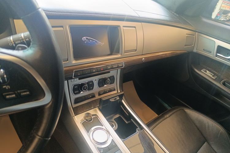 Used Jaguar XF 2015 XF 3.0 SC R-Sport Luxury Edition Audio And AC Panel
