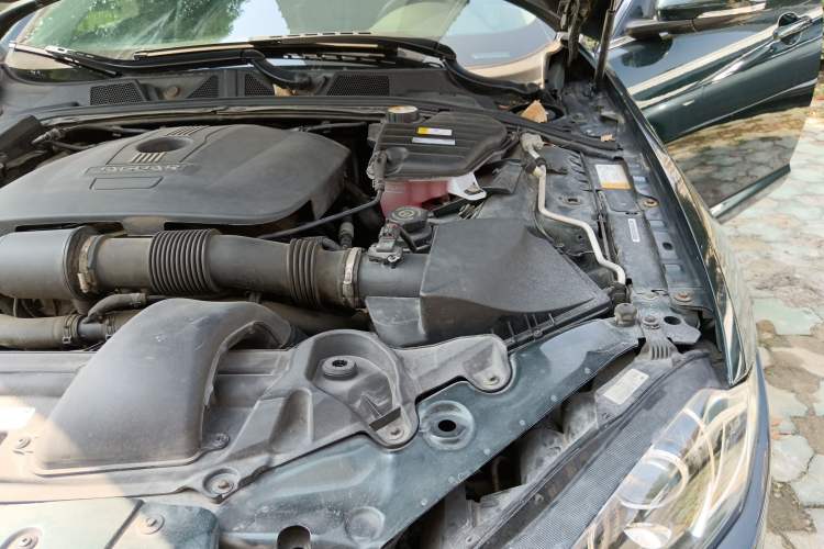 Used Jaguar XF 2015 XF 2.0T Prestige Edition Engine Bay Left