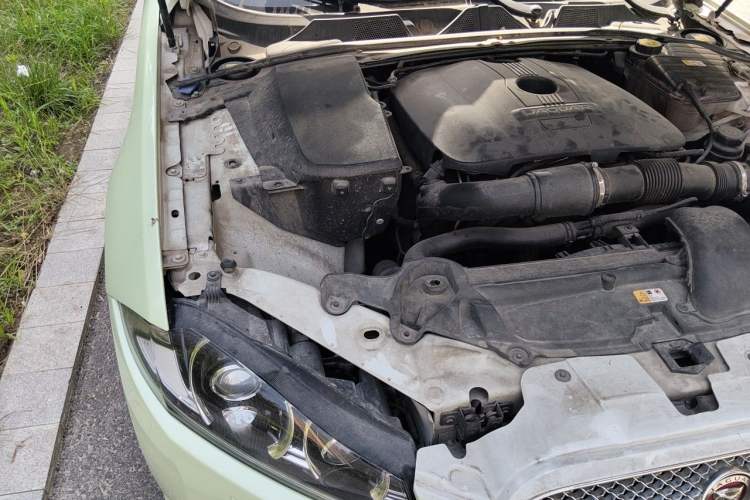 Used Jaguar XF 2015 XF 2.0T Prestige Edition Engine Bay Right