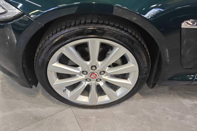 Used Jaguar XF 2015 XF 2.0T Luxury Edition Exterior 7