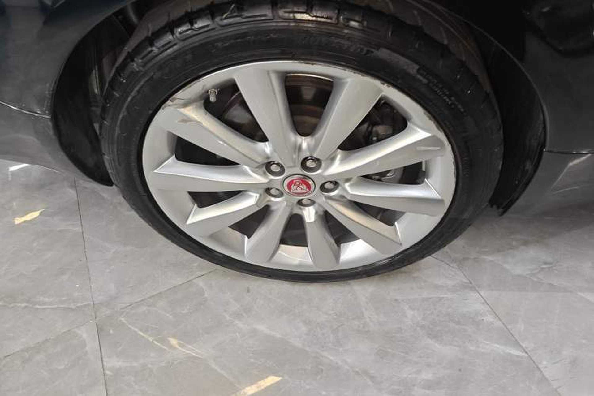 Used Jaguar XF 2015 XF 2.0T Luxury Edition Exterior 8
