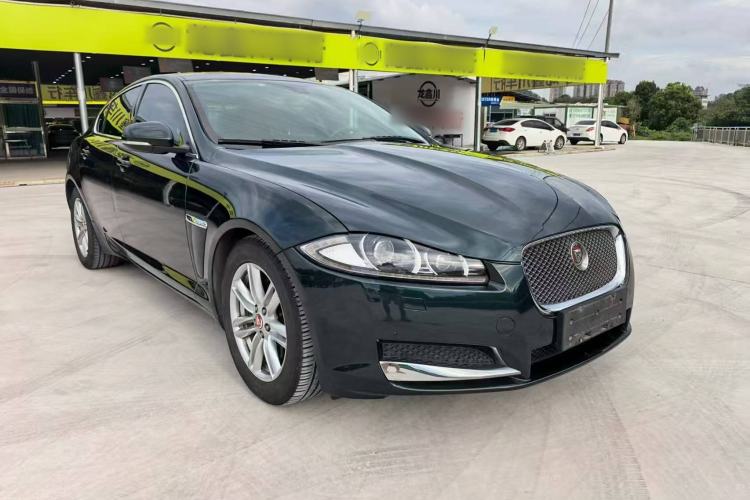 Used Jaguar XF 2015 XF 2.0T Prestige Edition Front Right 45 Deg