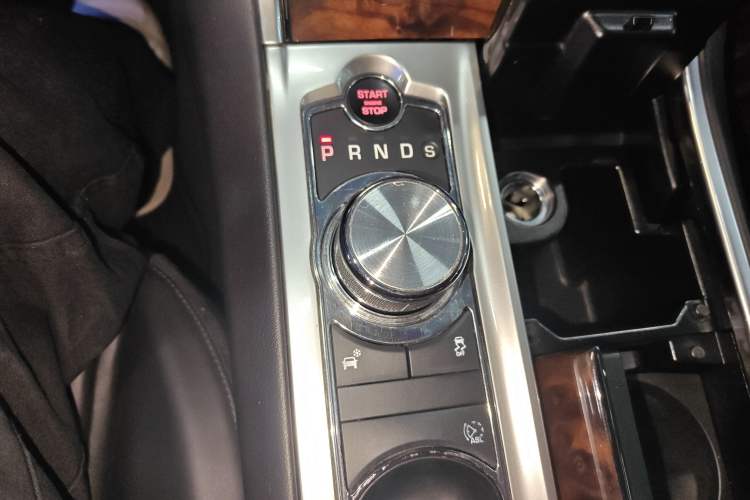 Used Jaguar XF 2015 XF 2.0T Luxury Edition Gear Lever