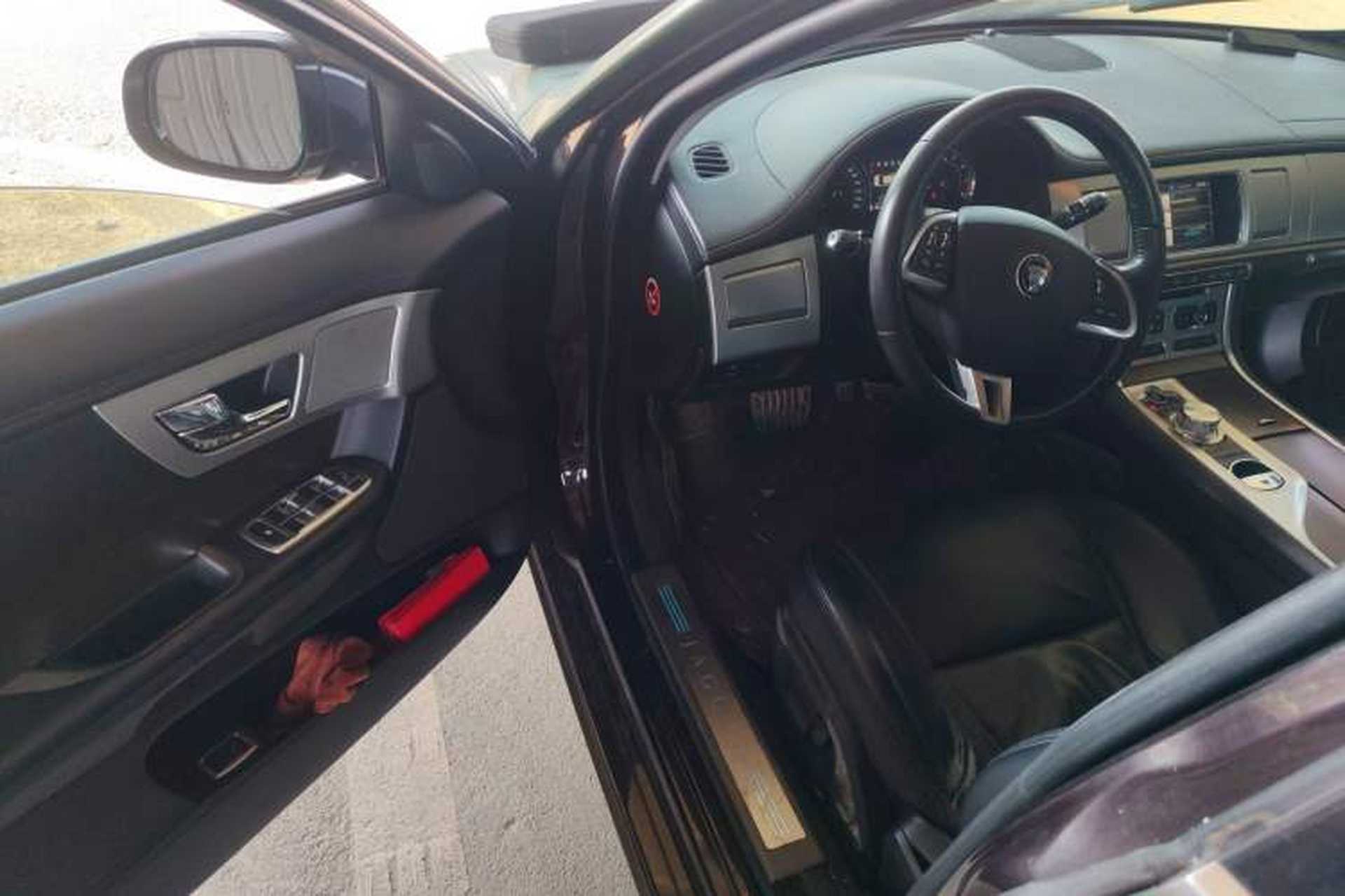 Used Jaguar XF 2015 XF 2.0T Sportbrake Luxury Edition Interior 3