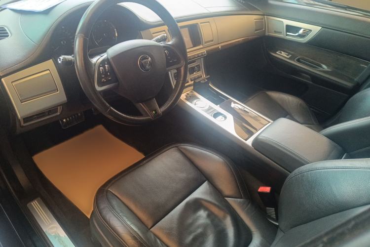 Used Jaguar XF 2015 XF 3.0 SC R-Sport Luxury Edition Interior 3