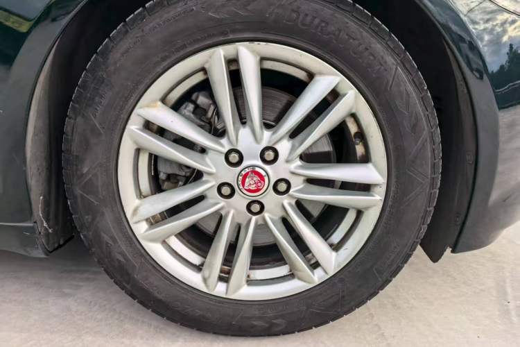 Used Jaguar XF 2015 XF 2.0T Prestige Edition Left Front Wheel Hub
