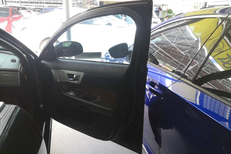 Used Jaguar XF 2015 XF 2.0T Prestige Edition Right Front Door Interior