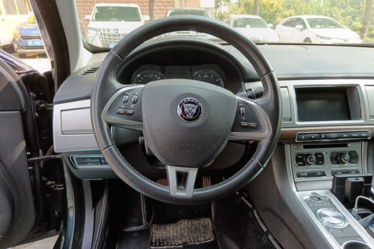 Used Jaguar XF 2015 XF 2.0T Prestige Edition Steering Wheel