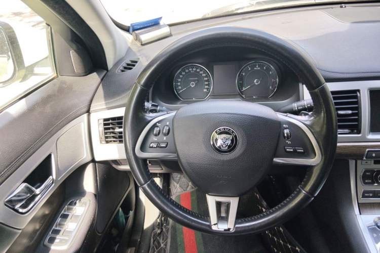 Used Jaguar XF 2015 XF 2.0T Prestige Edition Steering Wheel