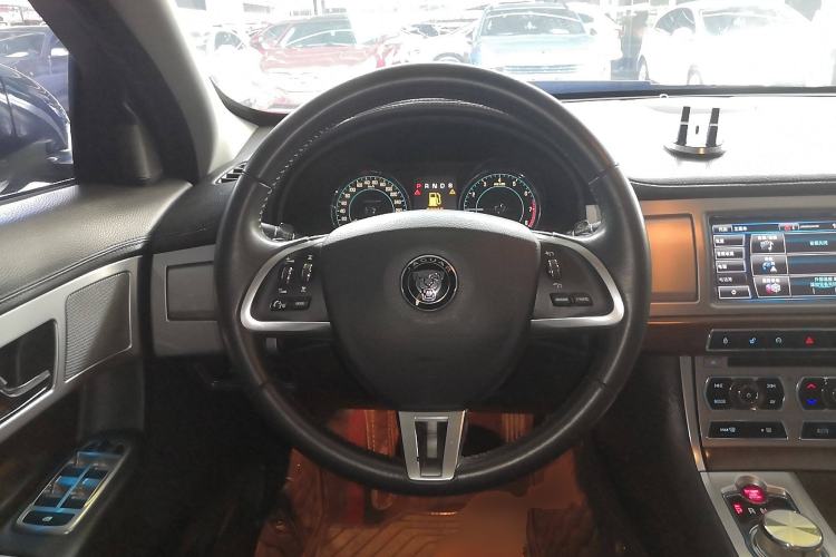Used Jaguar XF 2015 XF 2.0T Prestige Edition Steering Wheel