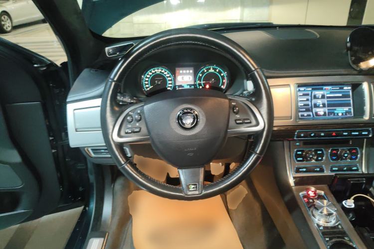 Used Jaguar XF 2015 XF 3.0 SC R-Sport Luxury Edition Steering Wheel