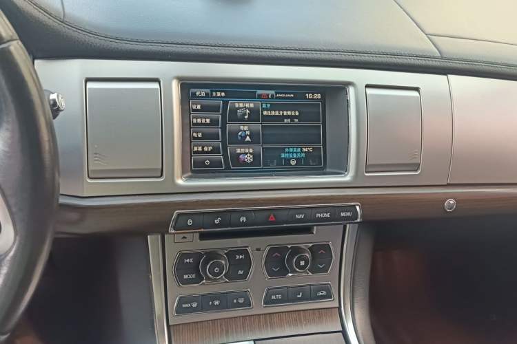 Used Jaguar XF 2015 XF 2.0T Prestige Edition Audio And AC Panel