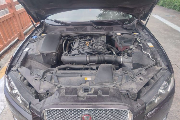 Used Jaguar XF 2015 XF 2.0T Prestige Edition Engine Bay