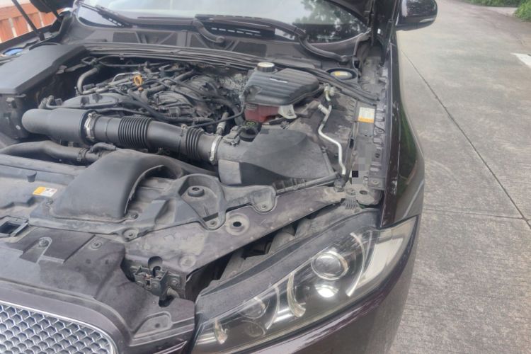 Used Jaguar XF 2015 XF 2.0T Prestige Edition Engine Bay Left