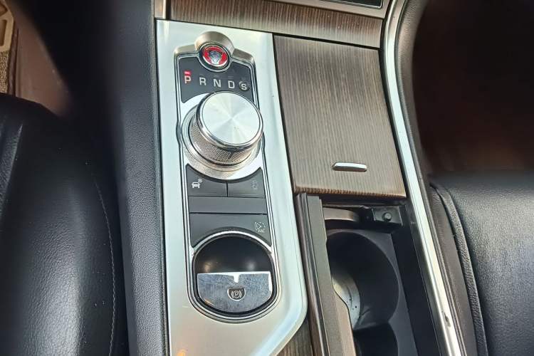 Used Jaguar XF 2015 XF 2.0T Prestige Edition Gear Lever