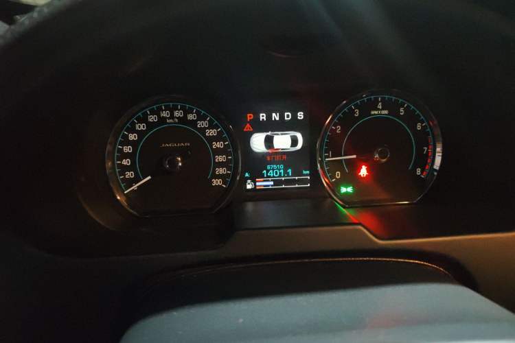 Used Jaguar XF 2015 XF 3.0 SC R-Sport Luxury Edition Odometer Close Up