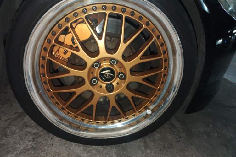 Used Jaguar XF 2015 XF 3.0 SC R-Sport Luxury Edition Right Front Wheel Hub