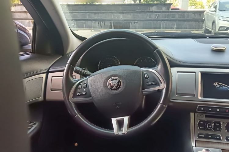 Used Jaguar XF 2015 XF 2.0T Prestige Edition Steering Wheel