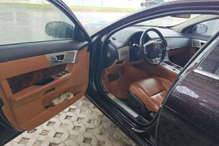 Used Jaguar XF 2015 XF 2.0T Luxury Edition Driver Seat