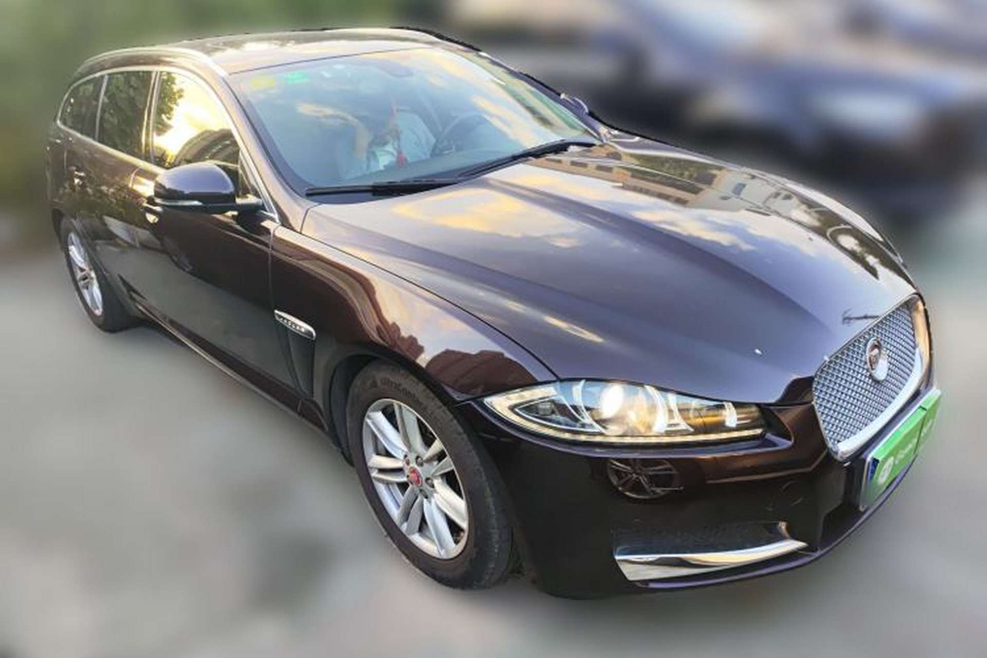 Used Jaguar XF 2015 XF 2.0T Sportbrake Luxury Edition Front Right 45 Deg