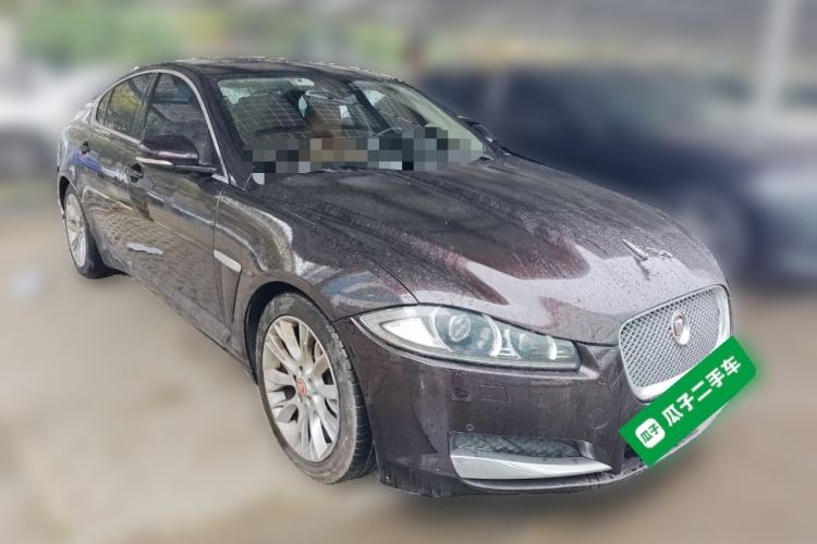 Used Jaguar XF 2015 XF 2.0T Luxury Edition Front Right 45 Deg
