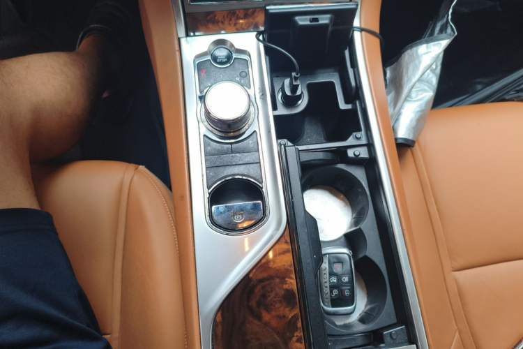 Used Jaguar XF 2015 XF 2.0T Sportbrake Luxury Edition Gear Lever