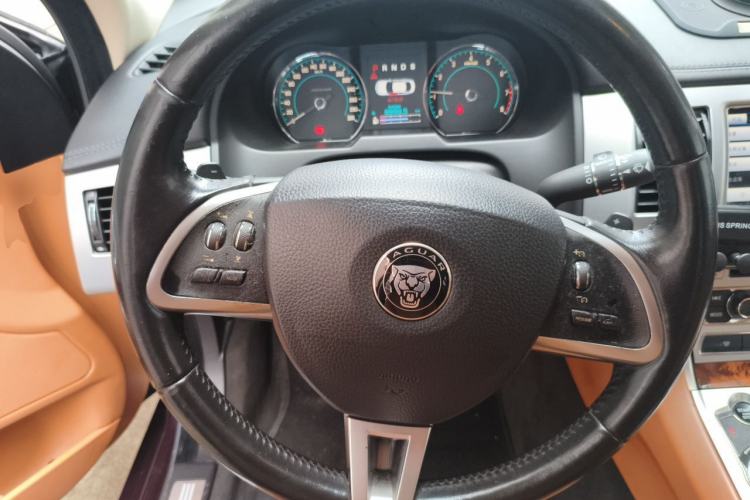 Used Jaguar XF 2015 XF 2.0T Sportbrake Luxury Edition Steering Wheel