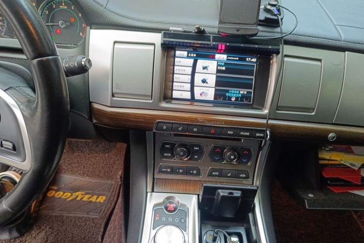 Used Jaguar XF 2015 XF 2.0T Prestige Edition Audio And AC Panel