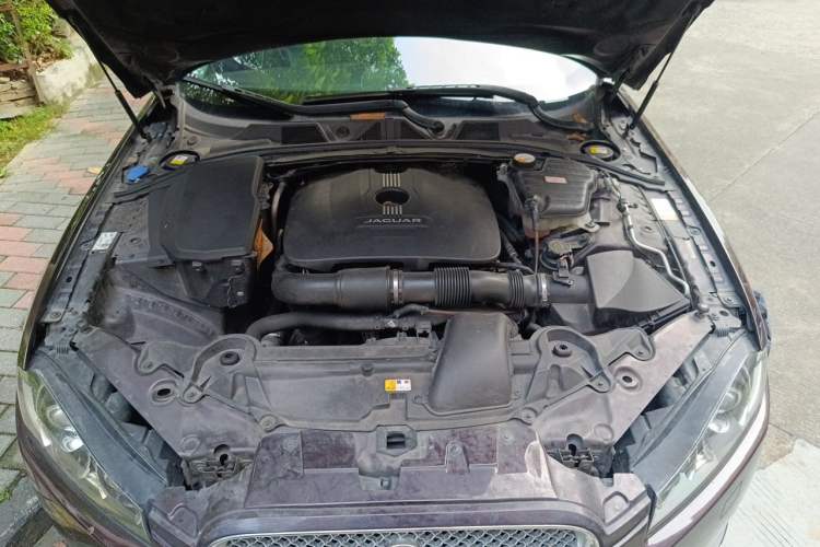 Used Jaguar XF 2015 XF 2.0T Prestige Edition Engine Bay
