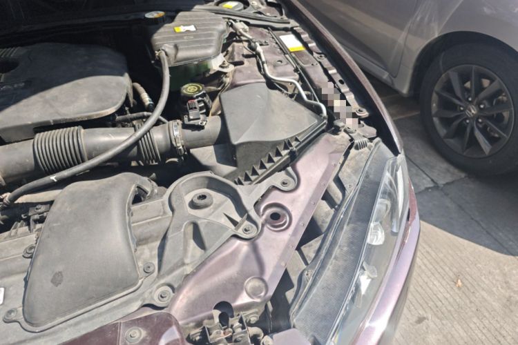 Used Jaguar XF 2015 XF 2.0T Luxury Edition Engine Bay Left