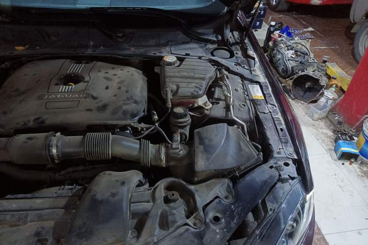 Used Jaguar XF 2015 XF 2.0T Prestige Edition Engine Bay Left