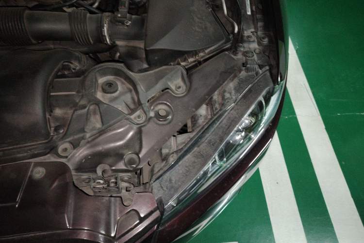 Used Jaguar XF 2015 XF 2.0T Prestige Edition Engine Bay Left