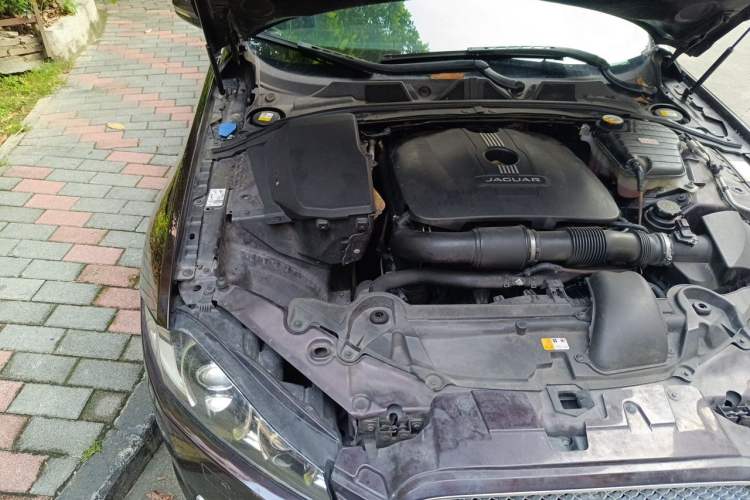Used Jaguar XF 2015 XF 2.0T Prestige Edition Engine Bay Right