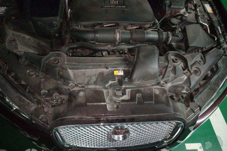 Used Jaguar XF 2015 XF 2.0T Prestige Edition Engine Bay