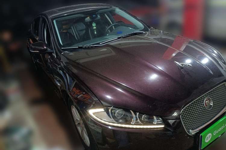 Used Jaguar XF 2015 XF 2.0T Prestige Edition Front Right 45 Deg
