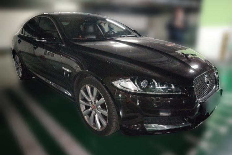 Used Jaguar XF 2015 XF 2.0T Prestige Edition Front Right 45 Deg