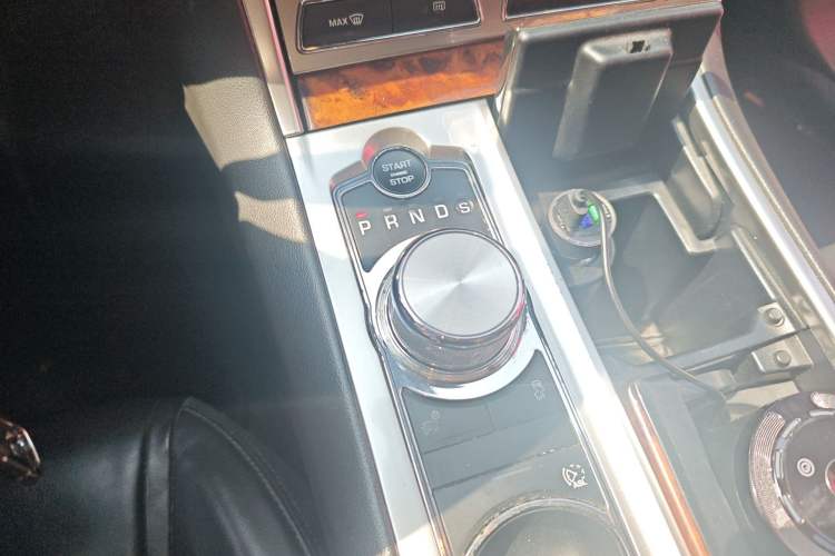 Used Jaguar XF 2015 XF 2.0T Luxury Edition Gear Lever