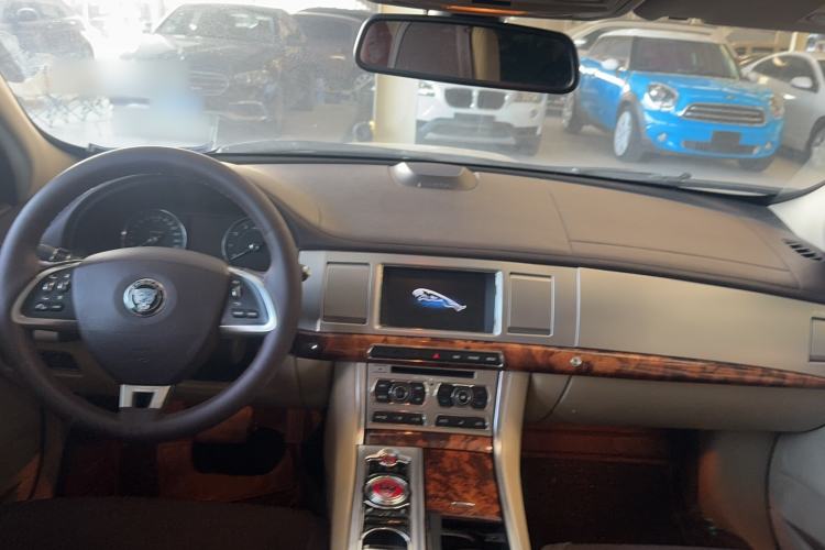 Used Jaguar XF 2015 XF 2.0T 80th Anniversary Limited Edition Luxury Model Interior 3