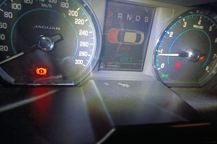 Used Jaguar XF 2015 XF 2.0T Prestige Edition Odometer Close Up