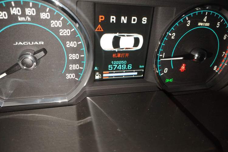 Used Jaguar XF 2015 XF 2.0T Prestige Edition Odometer Close Up