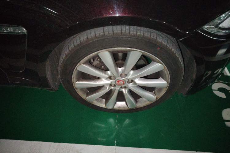 Used Jaguar XF 2015 XF 2.0T Prestige Edition Right Front Wheel Hub