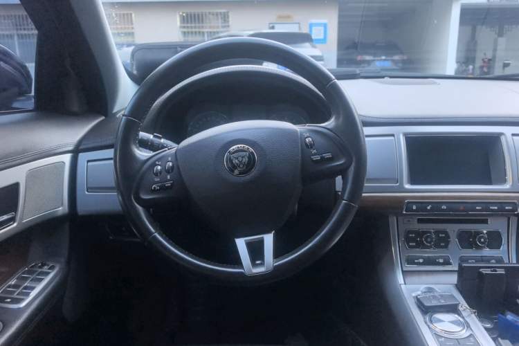 Used Jaguar XF 2015 XF 2.0T Prestige Edition Steering Wheel