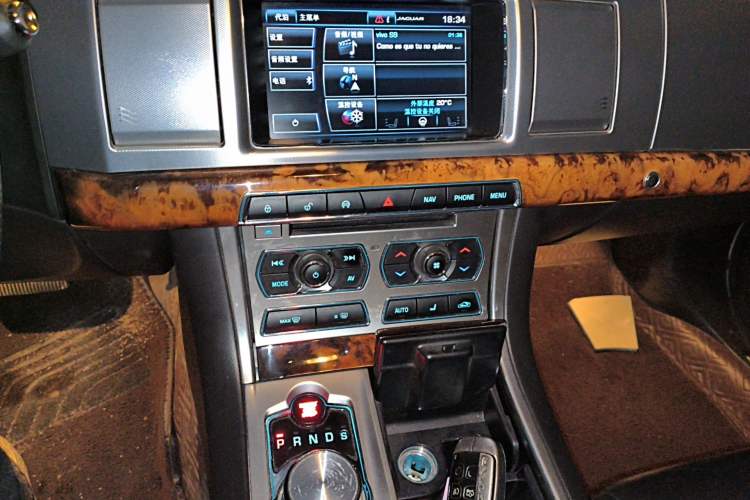 Used Jaguar XF 2015 XF 2.0T Luxury Edition Audio And AC Panel