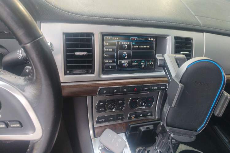 Used Jaguar XF 2015 XF 2.0T 80th Anniversary Collector's Edition Audio And AC Panel