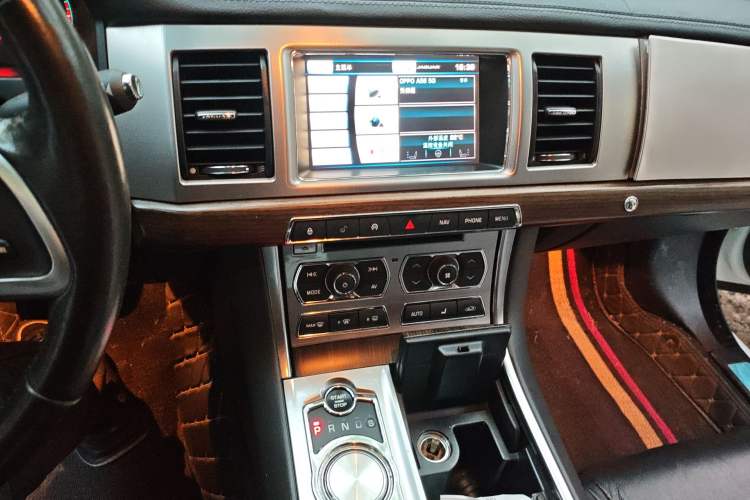Used Jaguar XF 2015 XF 2.0T Prestige Edition Audio And AC Panel