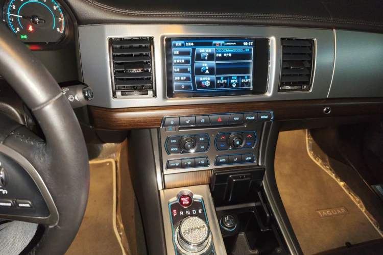 Used Jaguar XF 2015 XF 2.0T 80th Anniversary Collector's Edition Audio And AC Panel
